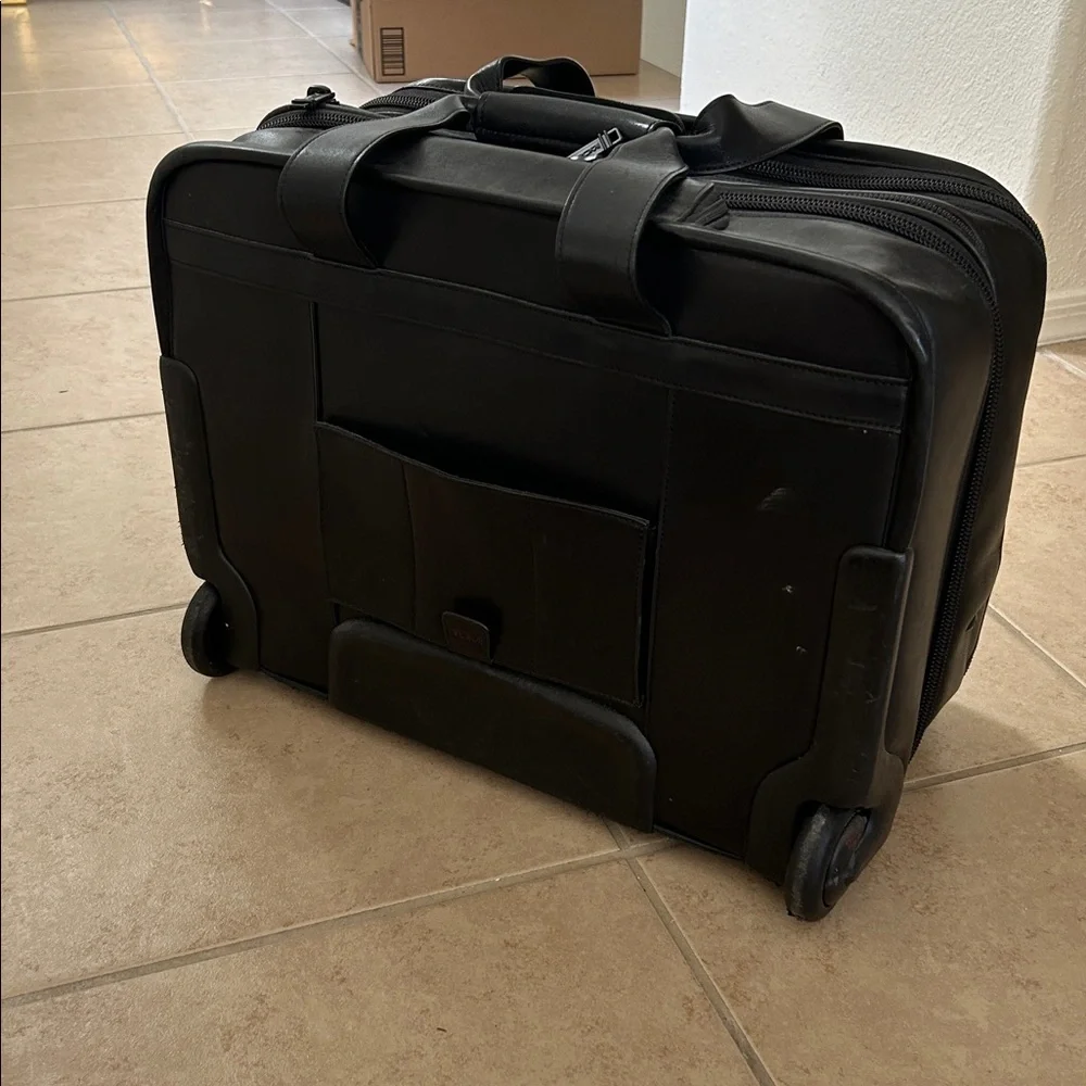Tumi Alpha Deluxe Leather Rolling Briefcase With KAV Monogram - Picture 5 of 11